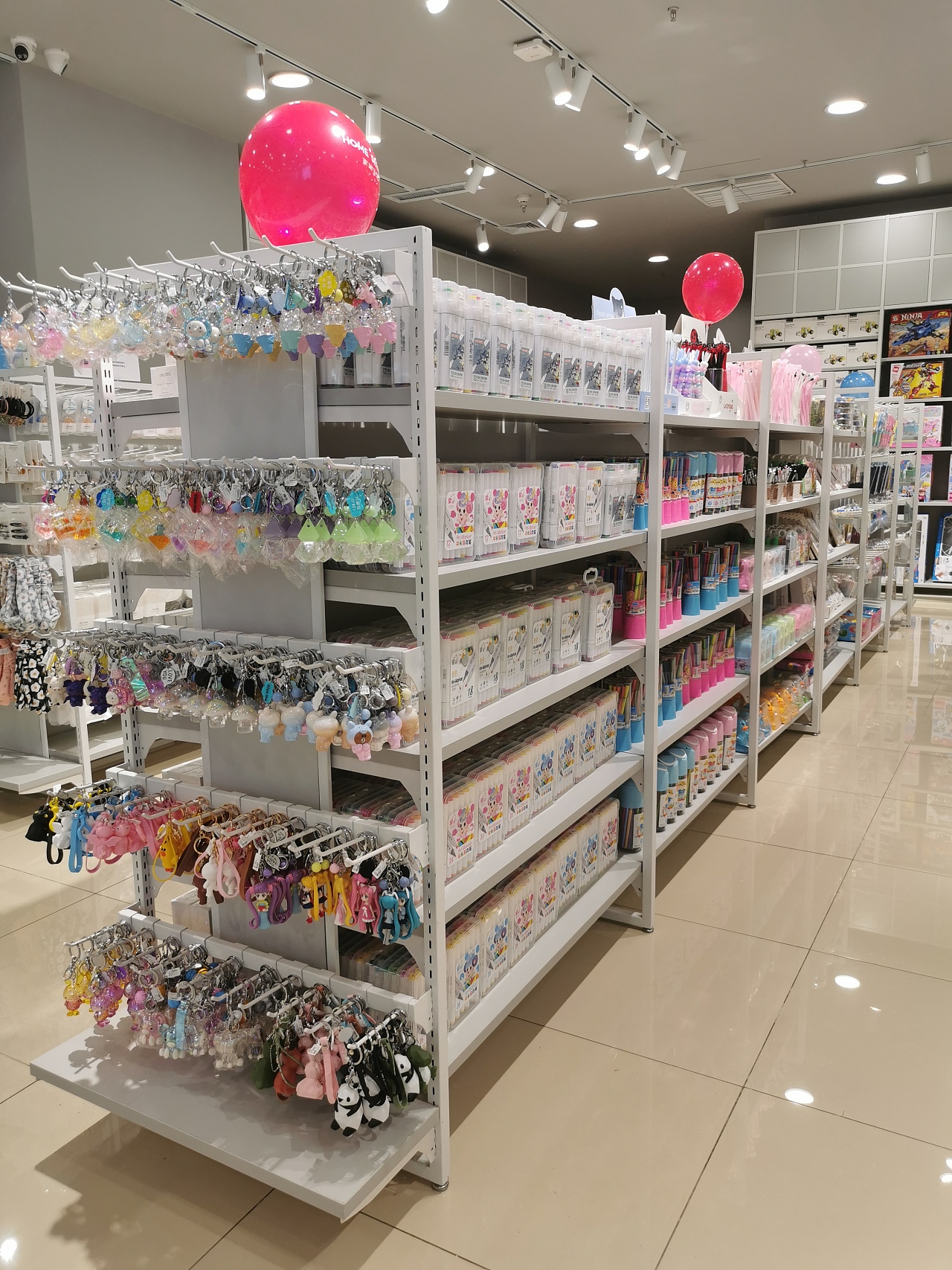 Nome家居貨架與諾米百貨貨架產品陳列技巧 提升飾品店吸引力